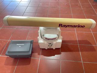 Raymarine E120 Radar / Plotter –