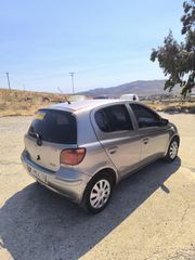 Toyota Yaris 2004-thumb-3