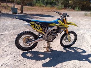 Suzuki RM-Z 250 2025-thumb-3