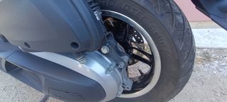 Piaggio Beverly 350 2021 sport touring, ABS,TRACTION CONTROL-thumb-5