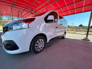 Renault Trafic 2017-thumb-2