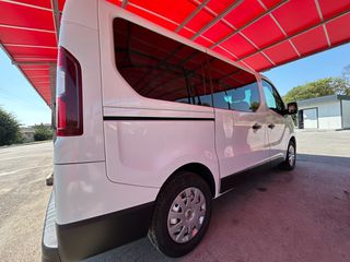 Renault Trafic 2017-thumb-4