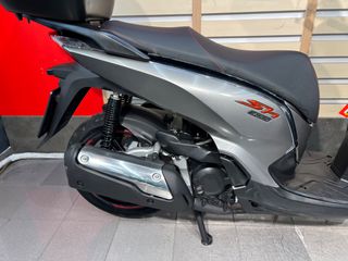 Honda SH 300i 2018-thumb-6