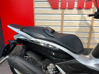 Piaggio Beverly 300 2010-thumb-3