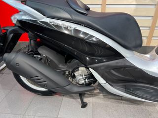 Piaggio Beverly 300 2010-thumb-8