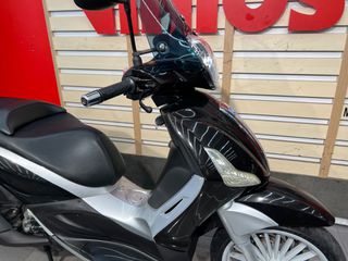 Piaggio Beverly 300 2010-thumb-11