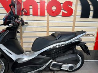 Piaggio Beverly 300 2010-thumb-15