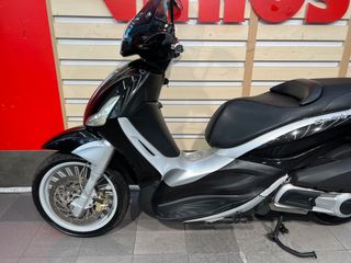 Piaggio Beverly 300 2010-thumb-16