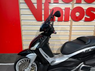 Piaggio Beverly 300 2010-thumb-17