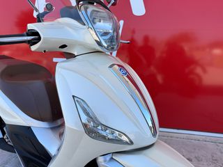 Piaggio Beverly 300i 2015-thumb-2