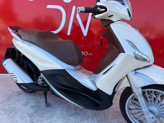 Piaggio Beverly 300i 2015-thumb-3