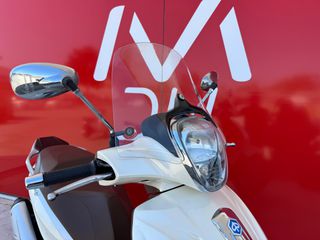 Piaggio Beverly 300i 2015-thumb-5