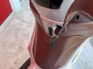 Piaggio Beverly 300i 2015-thumb-11