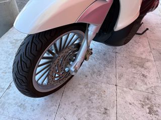 Piaggio Beverly 300i 2015-thumb-18