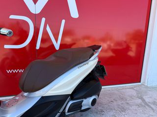 Piaggio Beverly 300i 2015-thumb-26
