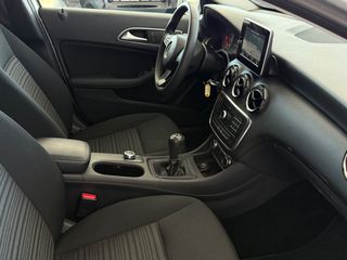 Mercedes-Benz A 180 2017 E-Book Service  96.000KM !-thumb-47