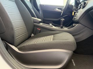 Mercedes-Benz A 180 2017 E-Book Service  96.000KM !-thumb-48