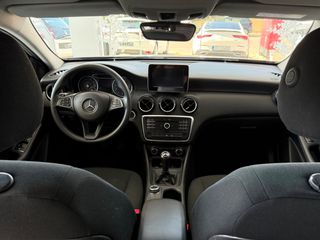 Mercedes-Benz A 180 2017 E-Book Service  96.000KM !-thumb-23