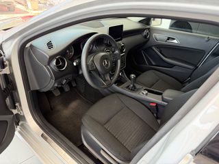 Mercedes-Benz A 180 2017 E-Book Service  96.000KM !-thumb-28