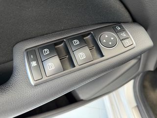 Mercedes-Benz A 180 2017 E-Book Service  96.000KM !-thumb-33
