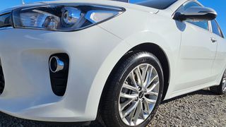 Kia Rio 2018-thumb-1