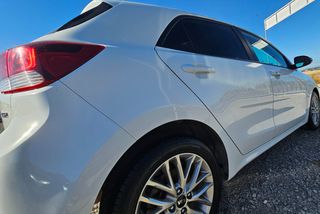 Kia Rio 2018-thumb-10