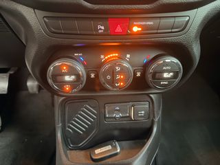 Jeep Renegade 2016 1.6 MultiJet BROOKLYN SPECIAL EDITION-thumb-23