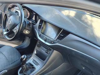 Opel Astra 2016-thumb-4