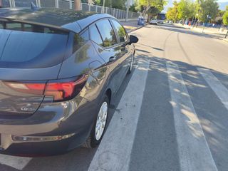 Opel Astra 2016-thumb-6