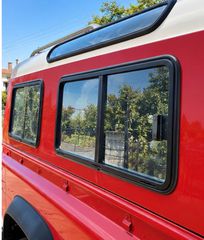 Land Rover Defender 110 Hardtop-thumb-2