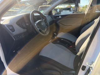 Hyundai i 20 2015 1.2 Full Extra Book Service-thumb-8