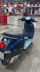 Piaggio Vespa LX 50 2011-thumb-6