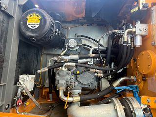 Εκσκαφέας Με Ερπύστριες Liebherr 2013 R936-thumb-2