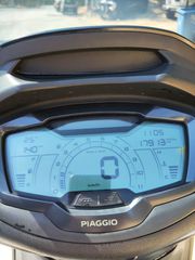 Piaggio Beverly 300 2021 Beverly s-thumb-4