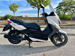 Yamaha XMAX 250 2016-thumb-1