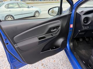 Toyota Yaris 2017 1.5cc 111HP 6 TAXYTHTEΣ LED KAMEΡΑ-thumb-13