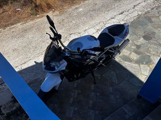 Aprilia Tuono 1000 R 2010 RR
