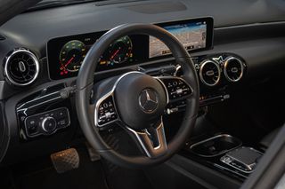 Mercedes-Benz A 200 2020 Progressive-thumb-24
