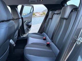 Peugeot 2008 2020 1.2 PureTech Allure 101-thumb-19