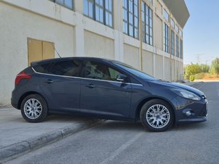 Ford Focus 2011-thumb-1