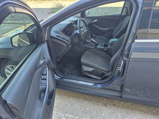 Ford Focus 2011-thumb-3