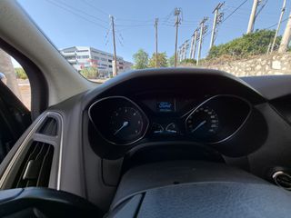 Ford Focus 2011-thumb-12