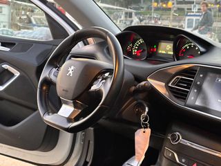 Peugeot 308 2017 1.2 e-THP style-thumb-25