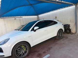 Porsche Cayenne ζάντες 21 ζαντολάστιχα ασύμμετρα