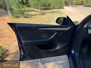 Tesla Model Y 2022 Long Range Dual Motor-thumb-9