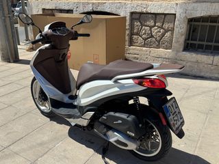 Piaggio Medley 150 2016-thumb-5