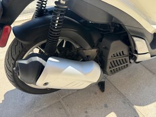 Piaggio Medley 150 2016-thumb-7