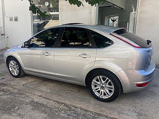 Ford Focus 2011 GHIA 1,6 FULL EXTRA-thumb-4