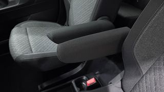 Opel Combo 2026 EDITION 1.5 DIESEL 102 L2H1 7 SEATS/OPEL BESIKOS-thumb-38