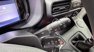 Opel Combo 2026 EDITION 1.5 DIESEL 102 L2H1 7 SEATS/OPEL BESIKOS-thumb-31